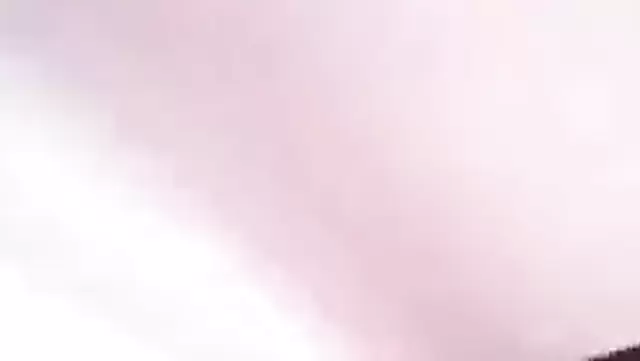 Парень снял видео с мокрой таджичкой